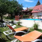 Irenke Vendeghaz Apartmán Alsópáhok