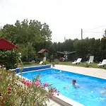 Irenke Vendeghaz Alsópáhok