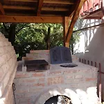 Irenke Vendeghaz Apartmán *