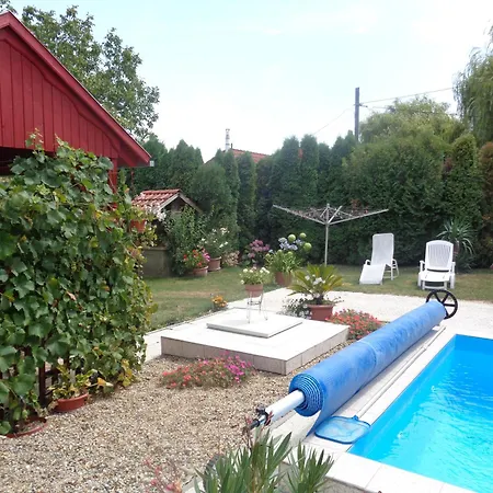 아파트 Irenke Vendeghaz