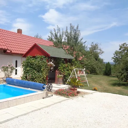 Irenke Vendeghaz Apartment Alsópáhok