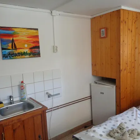 Irenke Vendeghaz * Alsópáhok