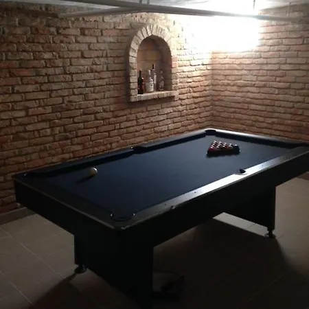 Irenke Vendeghaz Alsópáhok