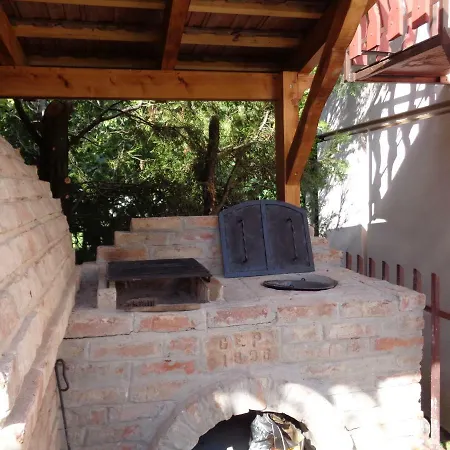 Irenke Vendeghaz 아파트 *