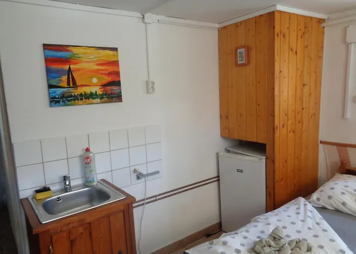 Irenke Vendeghaz * Alsópáhok