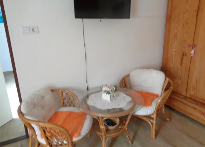 Irenke Vendeghaz * Alsópáhok