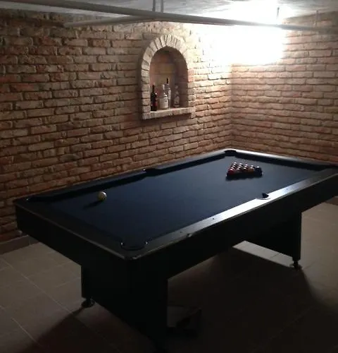 Irenke Vendeghaz Alsópáhok