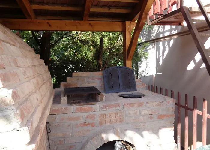 Irenke Vendeghaz Apartment *